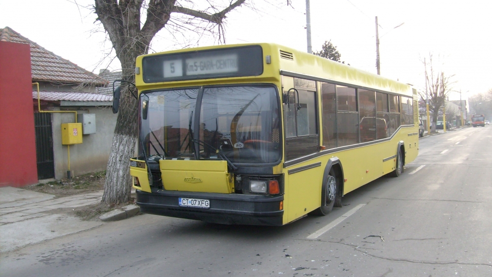 Șmecherul care a distrus trei autobuze nu a fost găsit - 5martiesmecherulnuafostgasit1330-1330896000.jpg