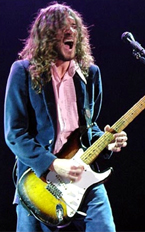 John Frusciante, cel mai tare chitarist din ultimii 30 de ani - 6122d783c12c6565360092a3f684fd6d.jpg