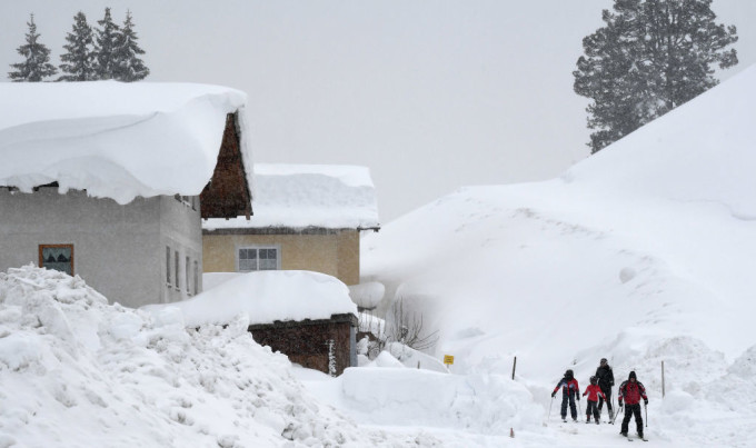 Stare de urgență în mai multe regiuni din Europa din cauza zăpezii. 24 de oameni au murit - 62013558-1547375604.jpg
