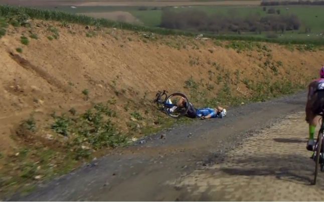 ȘOC în CICLISM. Michael Goolaerts a suferit un stop cardiac la cursa Paris-Roubaix - 646x404-1523200715.jpg