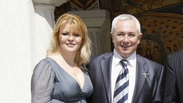 Sanda Ladoși și soțul ei, săltați de procurori DIICOT într-un dosar privind o fraudă de aproape un milion de euro - 646x40492206900-1511868526.jpg
