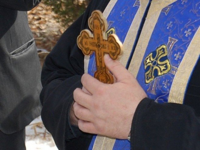 În Postul Paștelui, un slujitor al Bisericii Ortodoxe a agresat sexual o refugiată din Ucraina pe care o cazase în mănăstire - 658x05preoti-1650267290.jpg