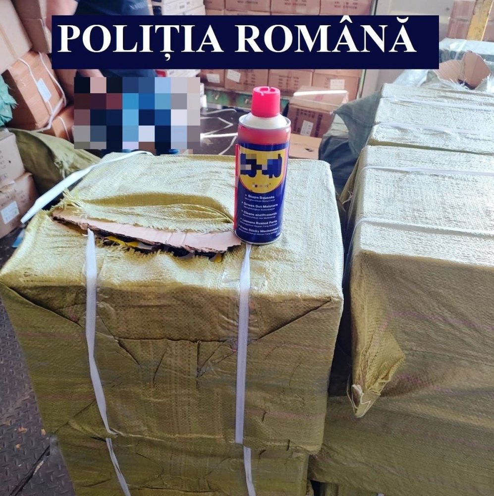 CAPTURĂ ÎN PORTUL CONSTANȚA: container cu spray-uri contrafăcute, oprit de Poliția Transporturi Maritime - 694272b18e8a4e4d8f996fb7e733c70f-1628774861.jpg