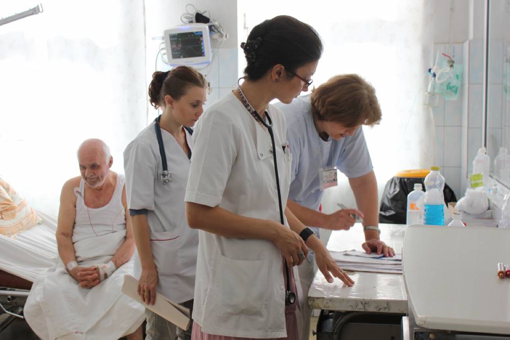 Șase asistente din Spitalul Județean se specializează în Turcia - 6asistente-1415122407.jpg