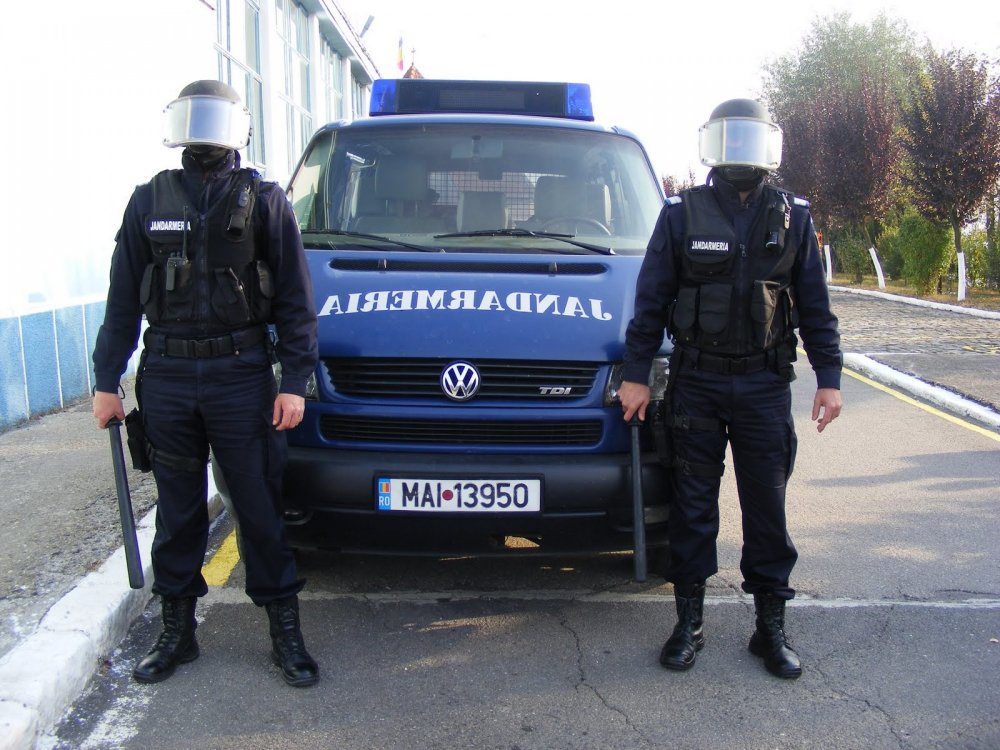 De câte persoane a fost încălcată legea de Paşte? Ce spune Jandarmeria Română despre sancţiunile acordate - 7279011624406400videojandarmeria-1650951159.jpg
