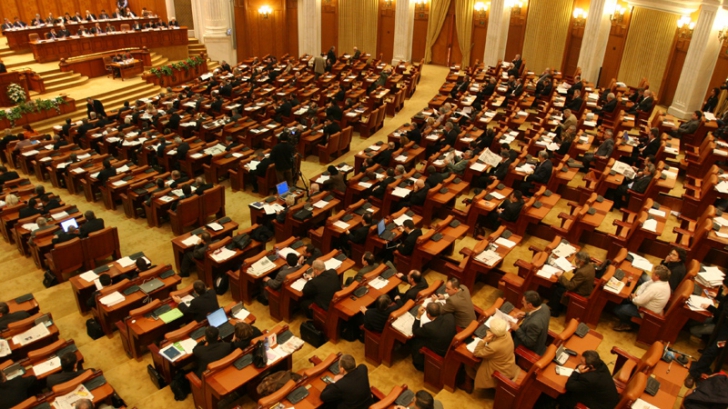 Propunerea legislativă pentru reducerea numărului de parlamentari la 300, respinsă de Senat - 74917-1461065662.jpg