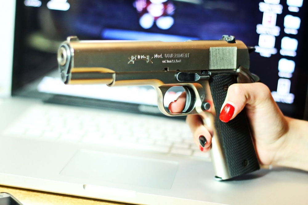 CAPTURĂ / Polițiștii din Cernavodă au confiscat două arme - 7septembriepistolretinut-1410085517.jpg