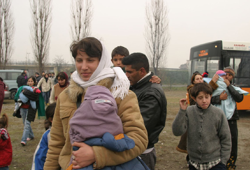 Primăria Cernavodă a inițiat un program de ajutorare a familiilor de romi - 82050tigani-1363965270.jpg