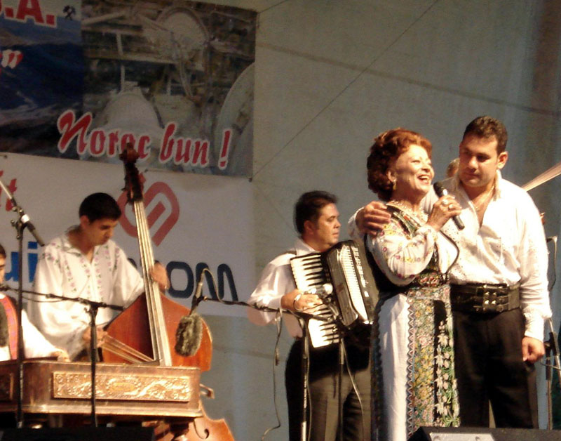 Maria Ciobanu și Ionuț Dolănescu vor cânta la Saturn - 8a593516c1daa7bb54e629ebd90bb72c.jpg
