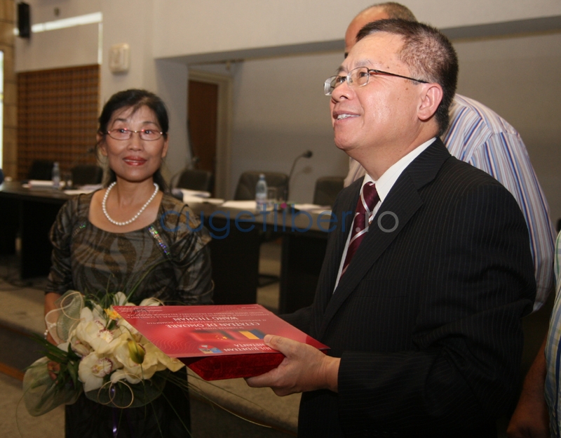 Consulul general al Chinei la Constanța a devenit cetățean de onoare al județului - 8bd85bd47a645b5e604aeb3ee604861f.jpg
