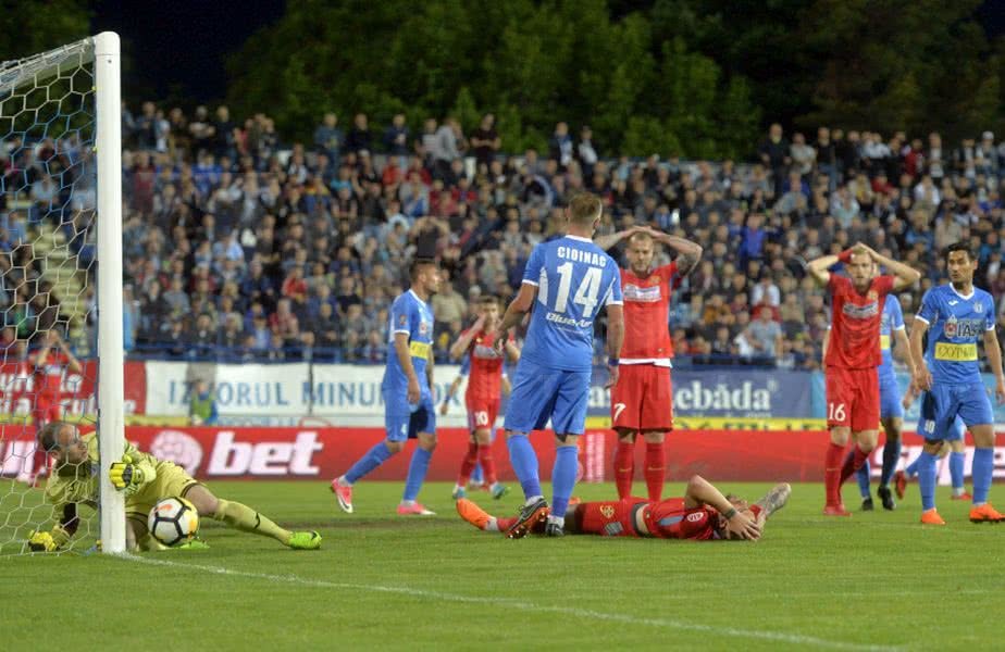 Fotbal / CFR Cluj revine pe locul 1, după ce FCSB a pierdut cu CSM Poli Iași - 901219ratare-1525738926.jpg