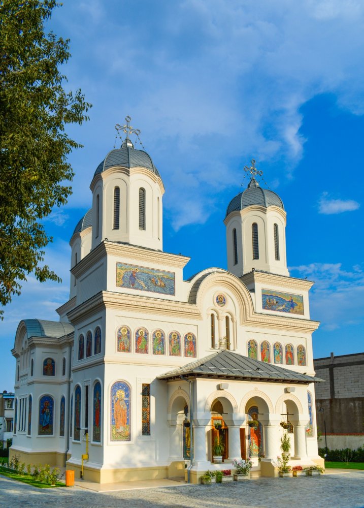 ÎPS Teodosie va oficia slujba de resfințire a Bisericii ”Sfântul Gheorghe” din Mangalia - 939e2ab05fe946e3a73d1924cf0f7321-1631259390.jpg