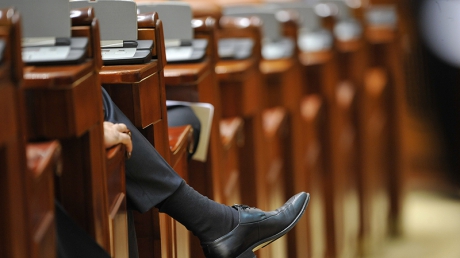 Parlamentarii greviști, rămași fără indemnizații pentru neparticiparea la vot - 96adbff5d5abcd42c60d4bb5f4b00ab7-1330519887.jpg