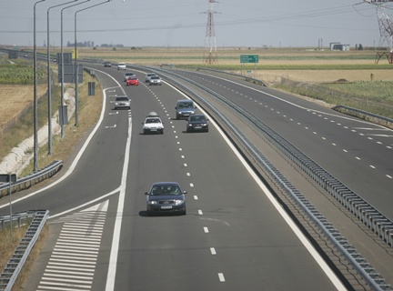ÎN ATENȚIA ȘOFERILOR: reduceți viteza pe Autostrada Soarelui! - a2-1348057467.jpg