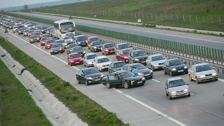 Traficul spre Capitală, pe autostrada A2, îngreunat din cauza numărului mare de mașini - a2-1535302592.jpg