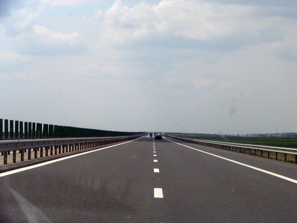 Restricții pentru camioane pe Autostrada Soarelui și două drumuri naționale, duminică și luni - a2romania-1-1682666614.jpg