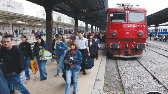 Sărbătoarea Sfintei Parascheva / Vagoane mai multe pentru trenurile care pleacă din Constanța spre Iași - a7bc5d2320e867d7e9aa288e639a31da-1349868087.jpg