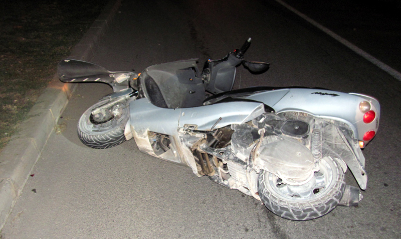 A ajuns la spital după ce a căzut de pe moped - aajunslaspitalpentrucaacazutdepe-1398792248.jpg