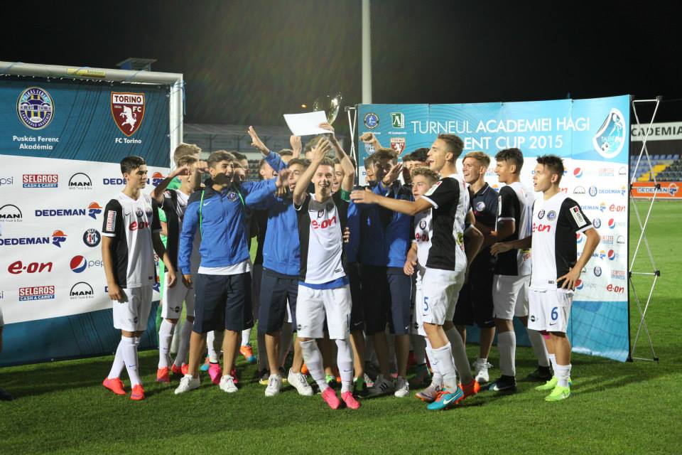 Fotbal: Academia Hagi a cucerit trofeul Talent Cup - academia-1440750027.jpg