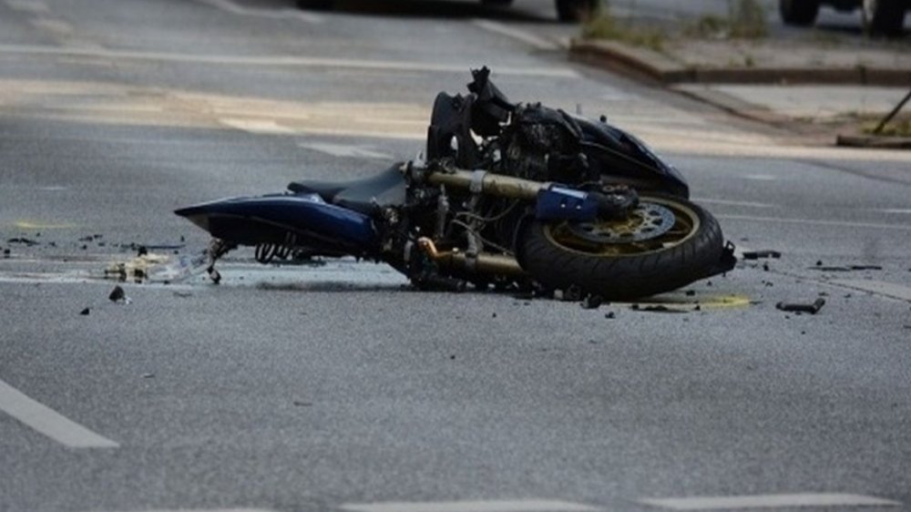 Accident tragic! Un bărbat a murit după ce s-a izbit cu motocicleta de un cap de pod - acc-1588141457.jpg