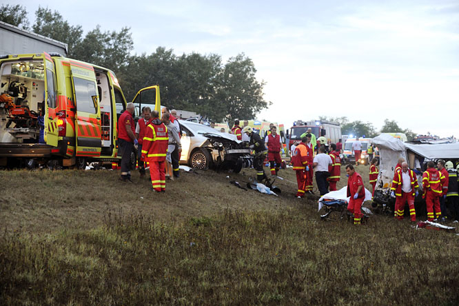 Șoferul bulgar suspectat de producerea accidentului din Ungaria a fost arestat - accident-1377935142.jpg