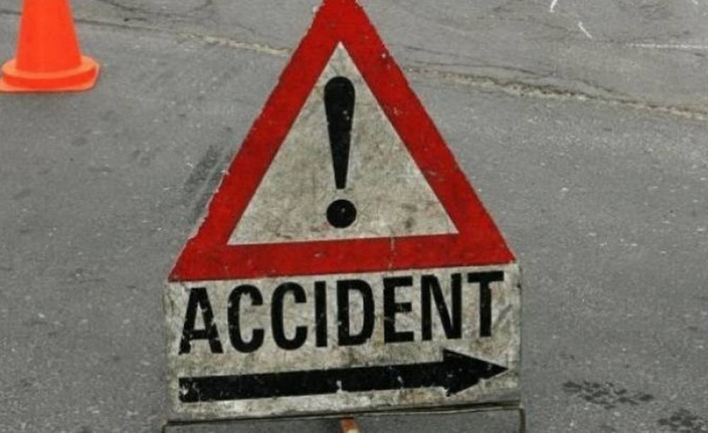 UPDATE - Mașină izbită în stâlpul de electricitate! O victimă - accident-1443349249.jpg