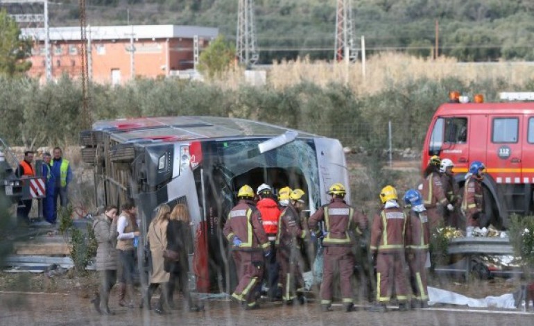 Autocar plin cu studenți Erasmus, implicat într-un accident grav în Spania - accident-1458478792.jpg
