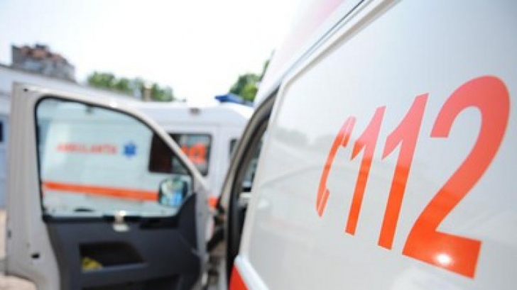 Accident cu o AMBULANȚĂ la Constanța: doi răniți - accident1-1408199452.jpg