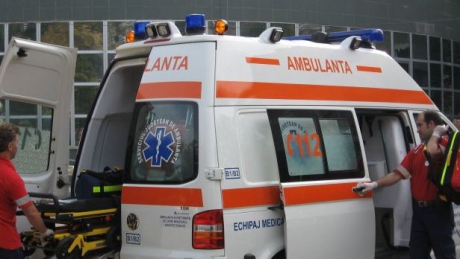 Ambulanță cu un pacient, lovită la intrare în Constanța - accidentambulanta-1326622536.jpg