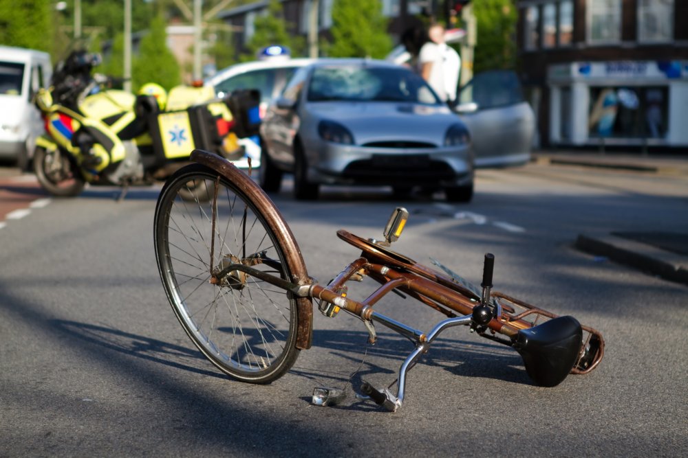 Accident rutier în orașul Ovidiu! O persoană a fost rănită - accidentatabicicleta-1589982665.jpg