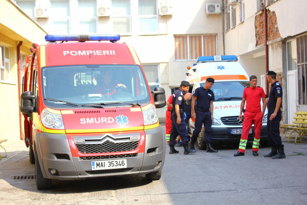 Accident rutier pe o stradă din Constanța. O persoană rănită - accidentbulevardulmamaia2-1447404309.jpg