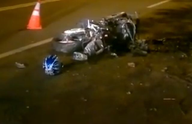 Accident GROAZNIC pe Aurel Vlaicu / Motociclist omorât de o autospecială - accidentmotociclist2-1385412336.jpg