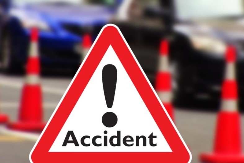 Accident rutier la ieşire din Techirghiol! Două maşini implicate, o victimă! - accidentrutier6-1666946439.jpg