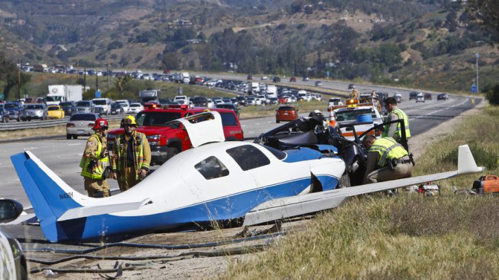 Un avion a lovit o mașină, pe autostradă! Un mort și mai mulți răniți - acidentsua944878001-1459680562.jpg