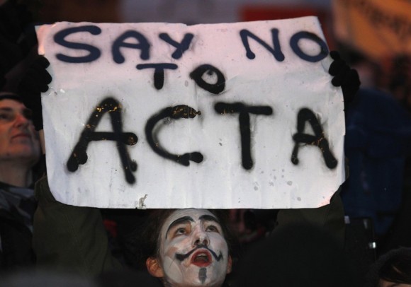 Parlamentul European  a respins definitiv tratatul ACTA - acta-1341436372.jpg