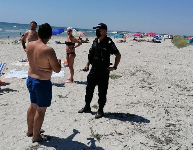 Razie pe plaja din Eforie Nord. Polițiștii au dat sancțiuni de mii de lei - actiunepolitistieforie-1595868929.jpg