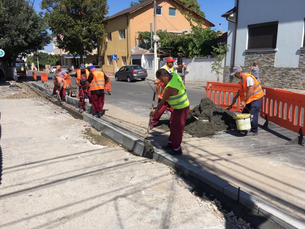 Administrația locală din Constanța reabilitează trotuarele - administratialocala-1568234003.jpg