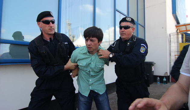 Constănțeanul care l-a scuipat pe Traian Băsescu, trimis în judecată - adrianzglobiu-1403534987.jpg
