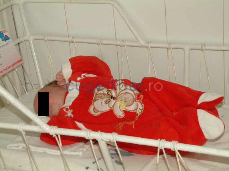 Minora din Chirnogeni, gravidă cu bunicul, a născut o fetiță sănătoasă - ae151e765672559a683955dfdc7c82a7.jpg