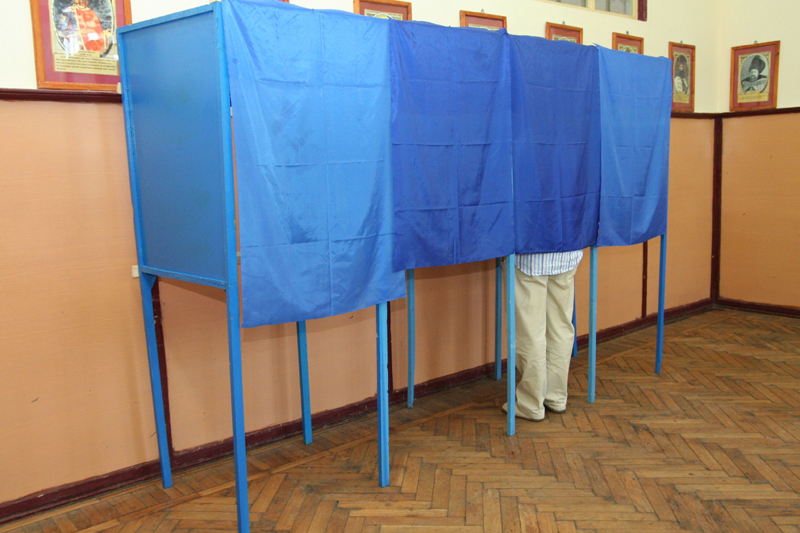 AEP se pregătește de alegeri.  Se recrutează operatori de calculator - aepsepregatestedealegeri-1446991096.jpg