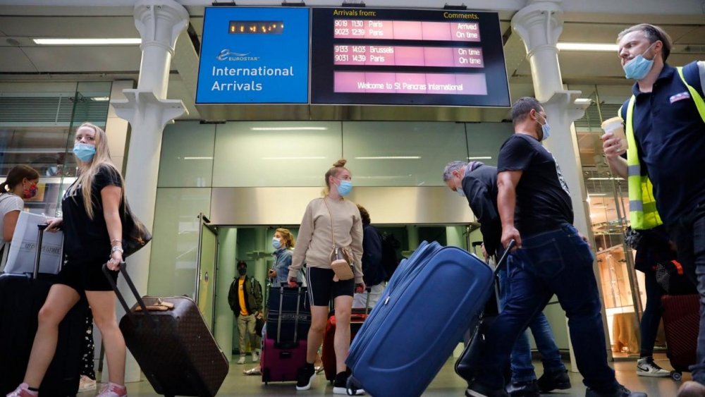 Românii care merg în Olanda trebuie să aibă test COVID negativ - aeroportr1-1608997172.jpg