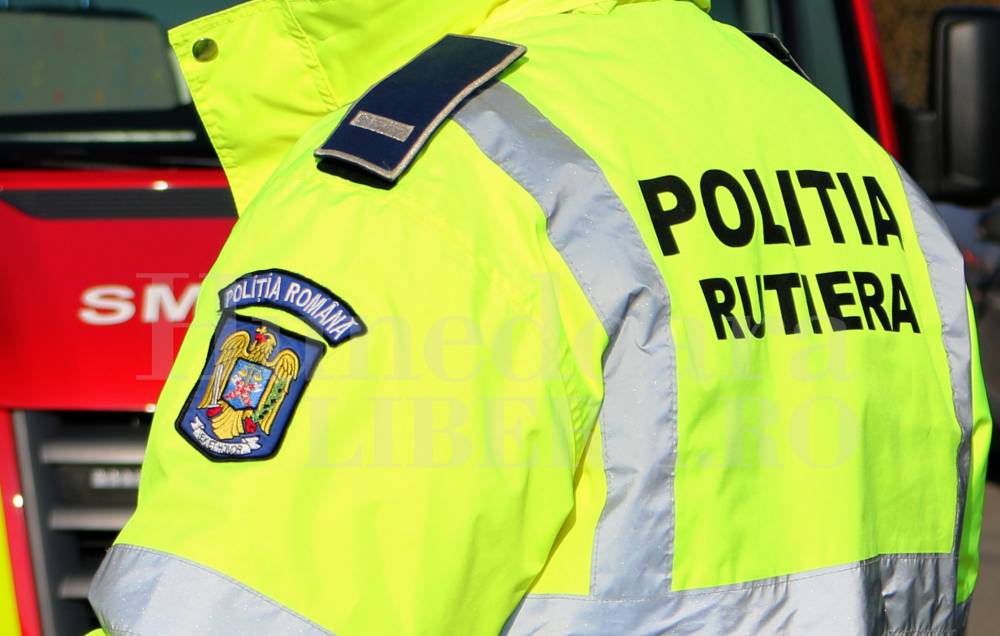 ACCIDENT RUTIER, LA CONSTANȚA. TREI PERSOANE RĂNITE - agentpolitiepolitisttraficrutier-1498304845.jpg