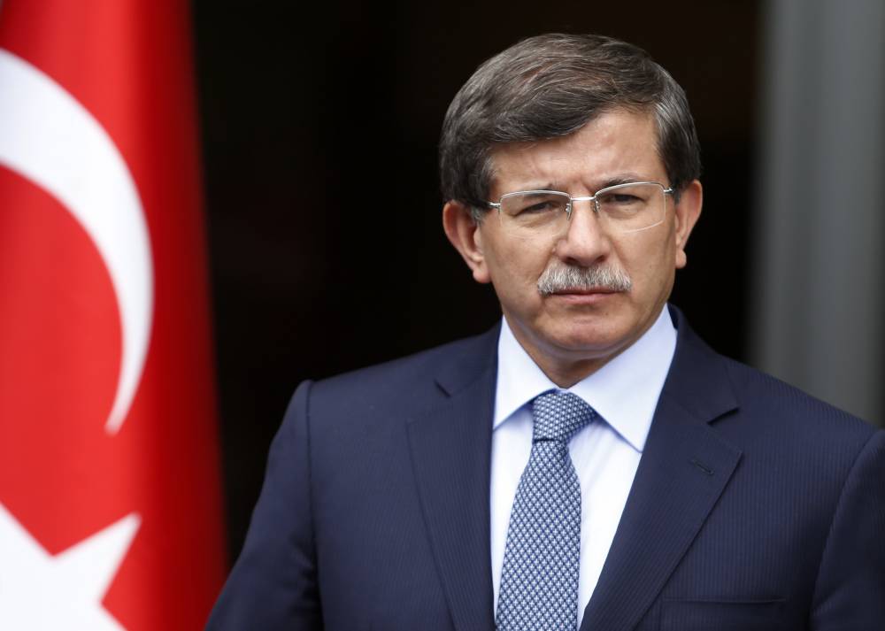Premierul turc: Corpul pilotului ucis, recuperat de Turcia, va fi predat Rusiei - ahmetdavutoglu-1448804395.jpg