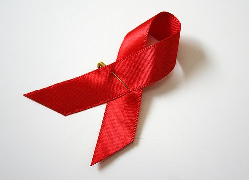 Ziua împotriva virusului HIV, marcată la Mangalia - aidsredribbon-1322603670.jpg