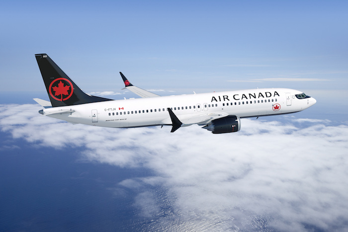 Zeci de pasageri răniți într-un avion Air Canada, în urma unor puternice turbulențe deasupra Pacificului - aircanadamax8-1562920838.jpg