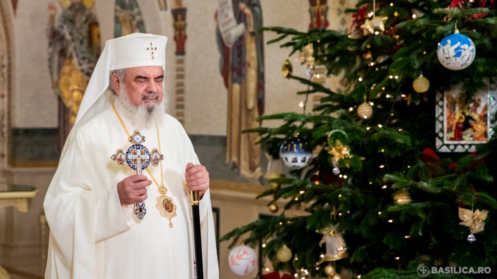 Patriarhul Daniel: Crăciunul este sărbătoarea darurilor spirituale și materiale - ajun100-1577278220.jpg