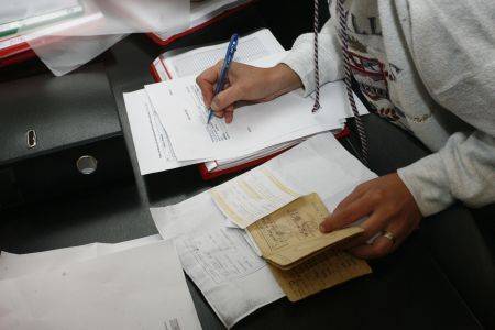 Angajații a 17 primării din Constanța au acordat ajutoare sociale ilegale - ajutoaresociale-1315837273.jpg