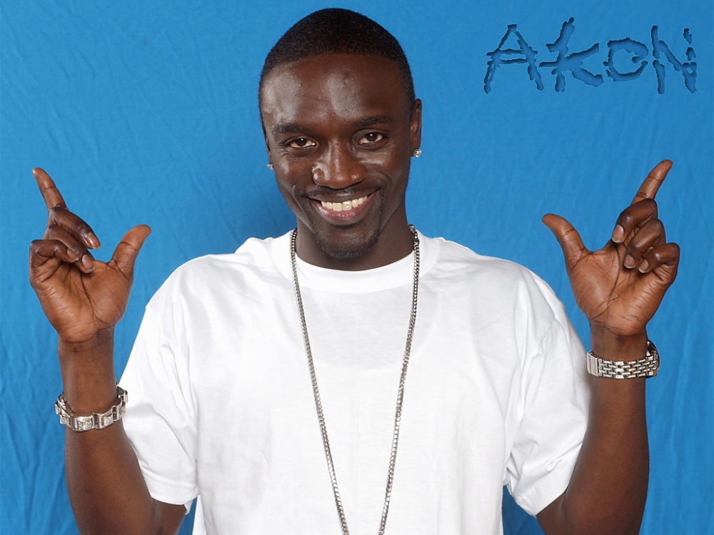 Rapperul Akon a ajuns în România! - akonwallpaper-1371652984.jpg