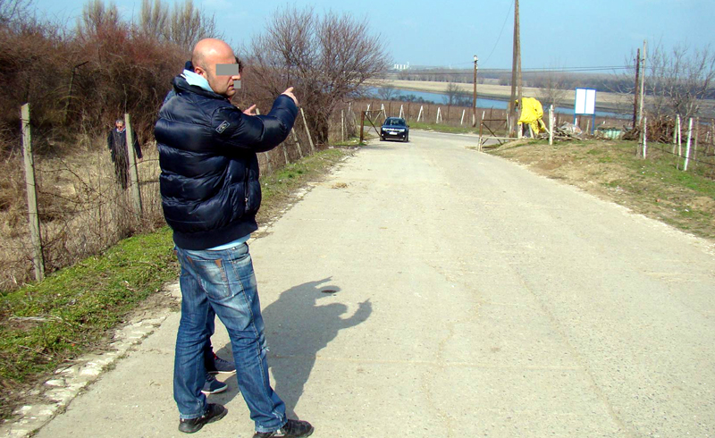 Albanezi care încercau să treacă ilegal granița, surprinși de polițiști - albanezicareincercausatreaca-1425403091.jpg