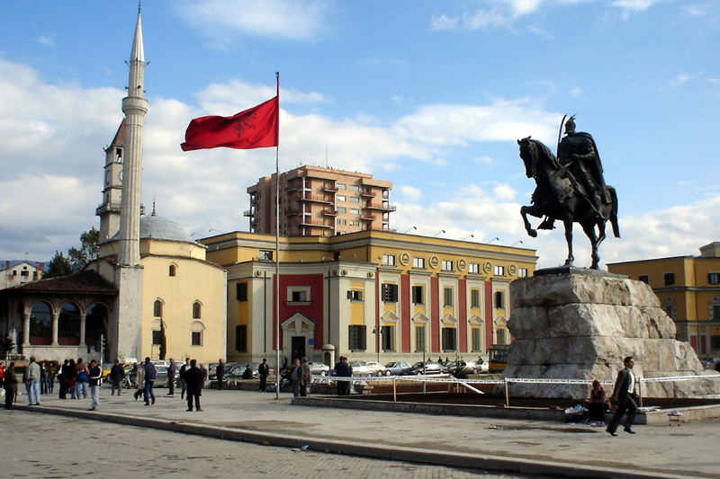 Alegeri legislative cruciale pentru  o Albanie cu aspirații europene - albania-1371742741.jpg
